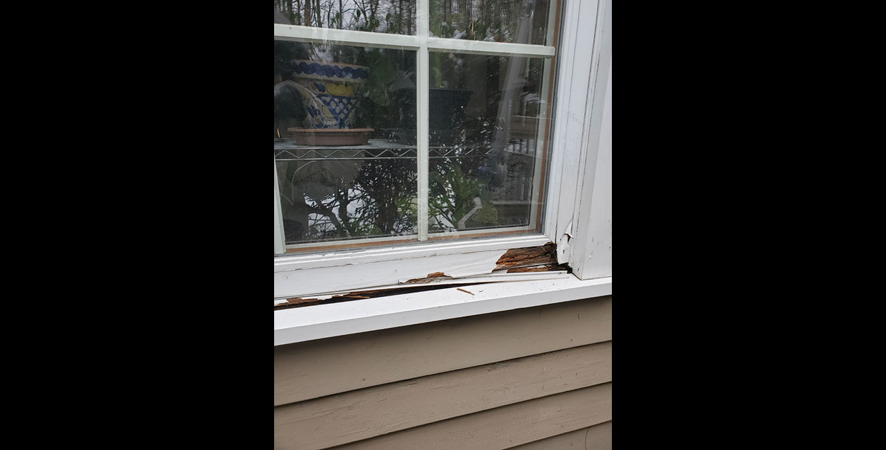 Window-needing-repair