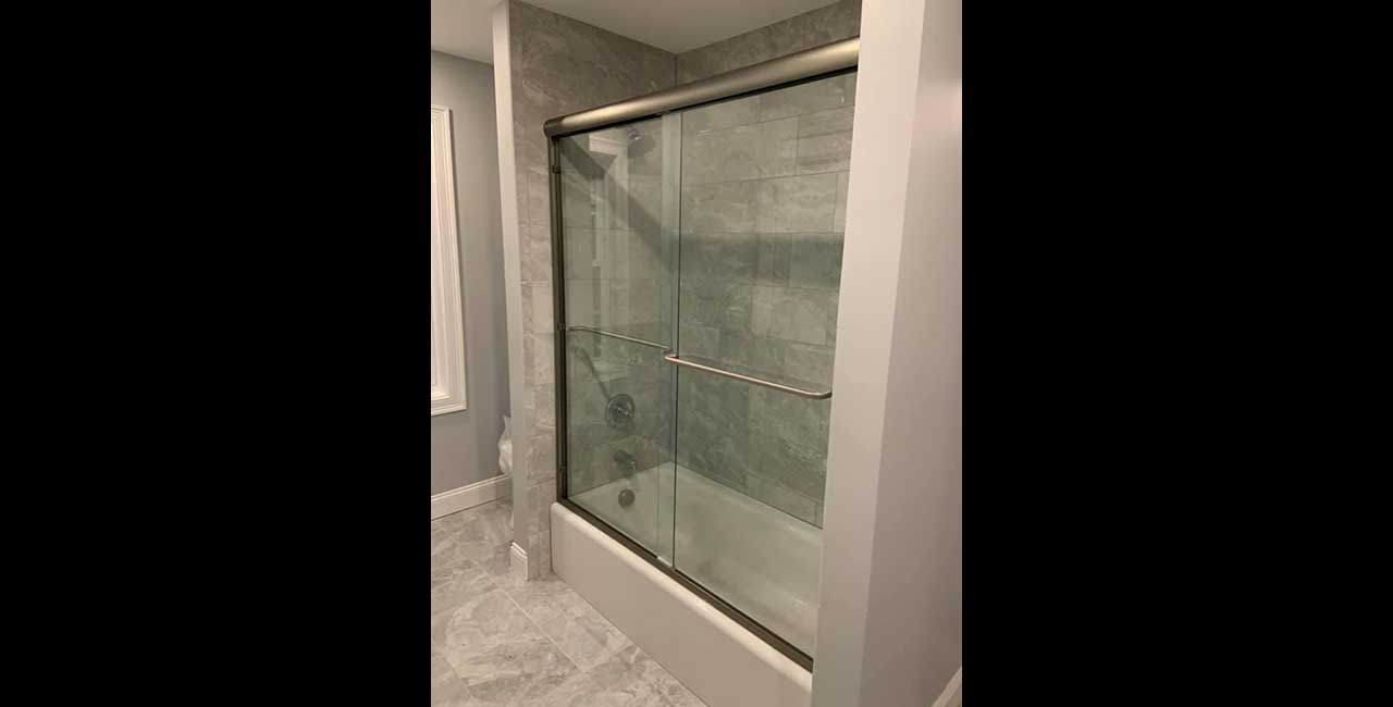 Semi frameless bypass tub/shower door